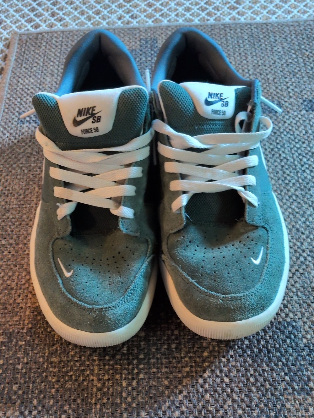 Nike Sb Teal Green Suede Skate Sneakers with White Accents
